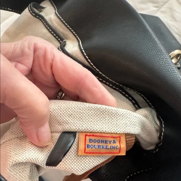 Dooney & Bourke Authentic black leather purse - Picture 6 of 16